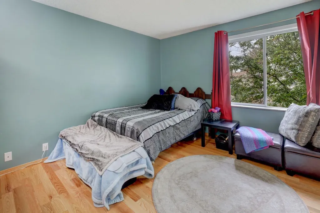 128 Pineland Place NE Calgary AB T1Y3K2