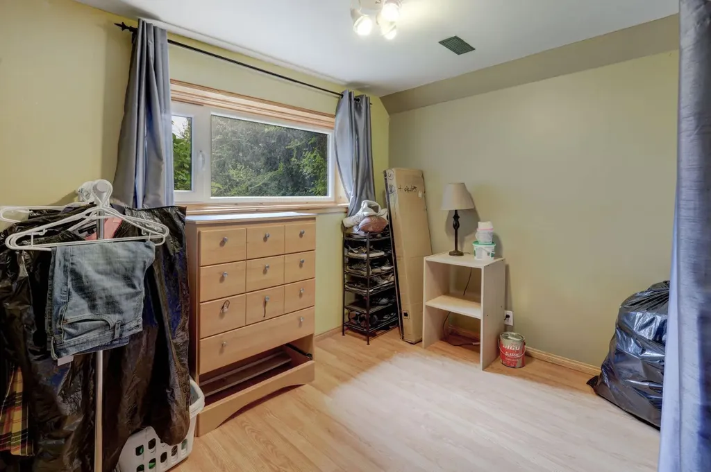128 Pineland Place NE Calgary AB T1Y3K2