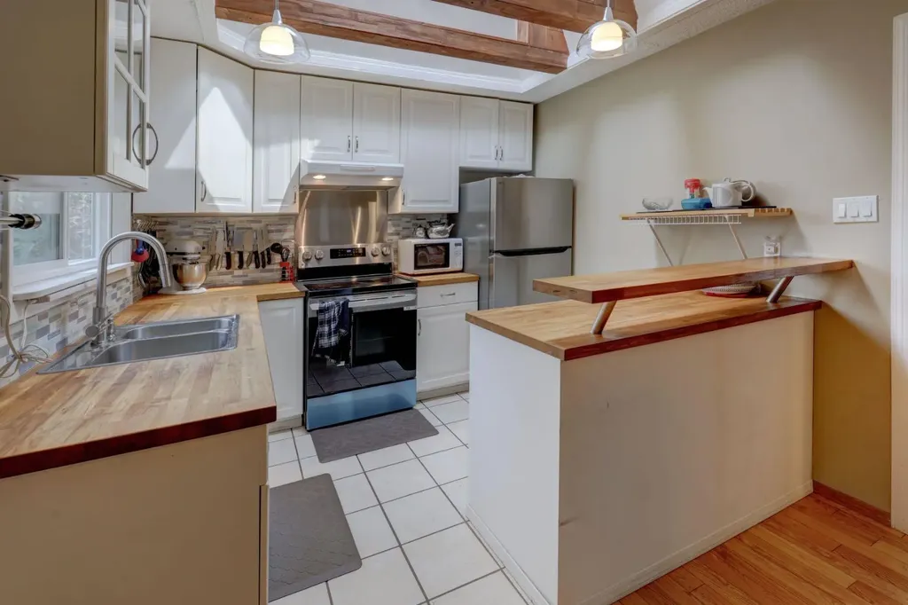 128 Pineland Place NE Calgary AB T1Y3K2