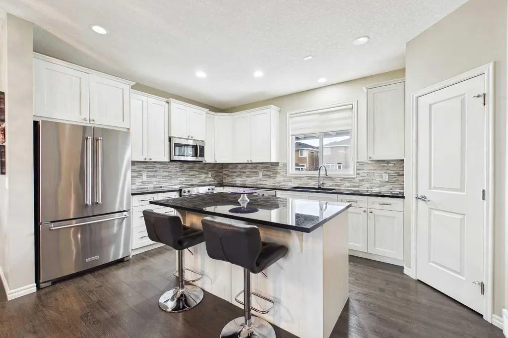 83 Redstone Gardens NE Calgary AB T3N 0J8