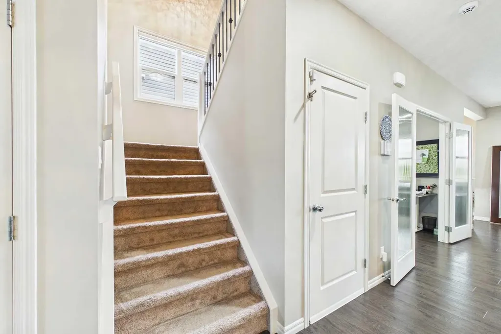 83 Redstone Gardens NE Calgary AB T3N 0J8