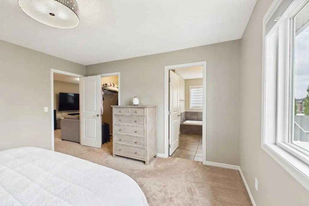 83 Redstone Gardens NE Calgary AB T3N 0J8