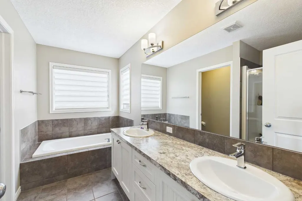 83 Redstone Gardens NE Calgary AB T3N 0J8