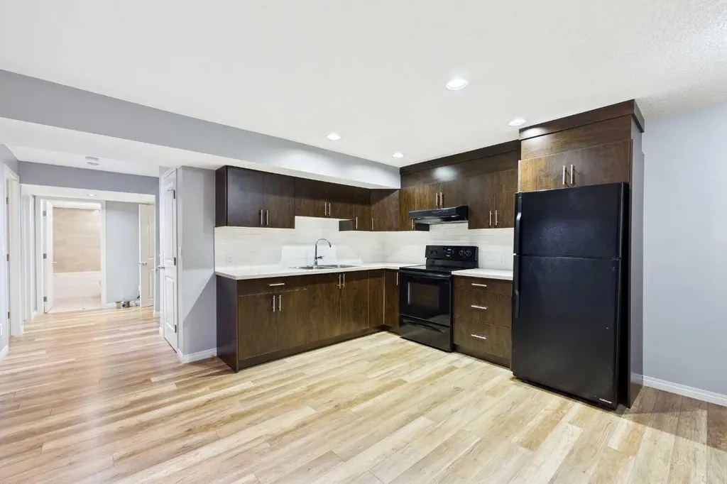 83 Redstone Gardens NE Calgary AB T3N 0J8