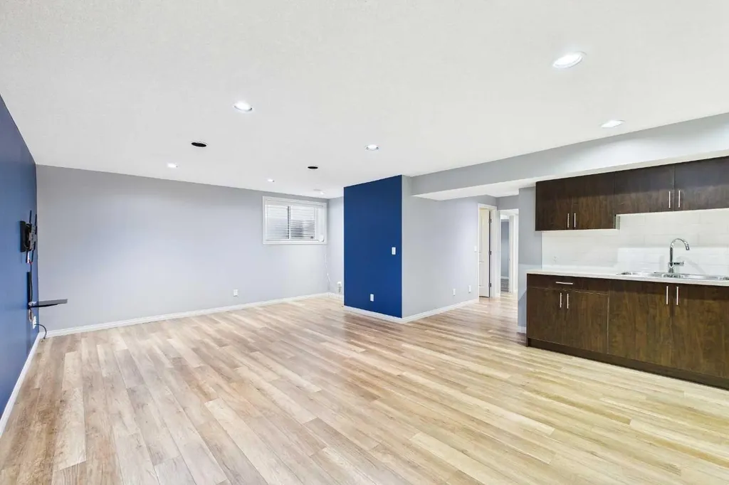 83 Redstone Gardens NE Calgary AB T3N 0J8
