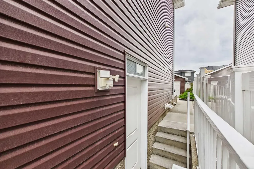 83 Redstone Gardens NE Calgary AB T3N 0J8