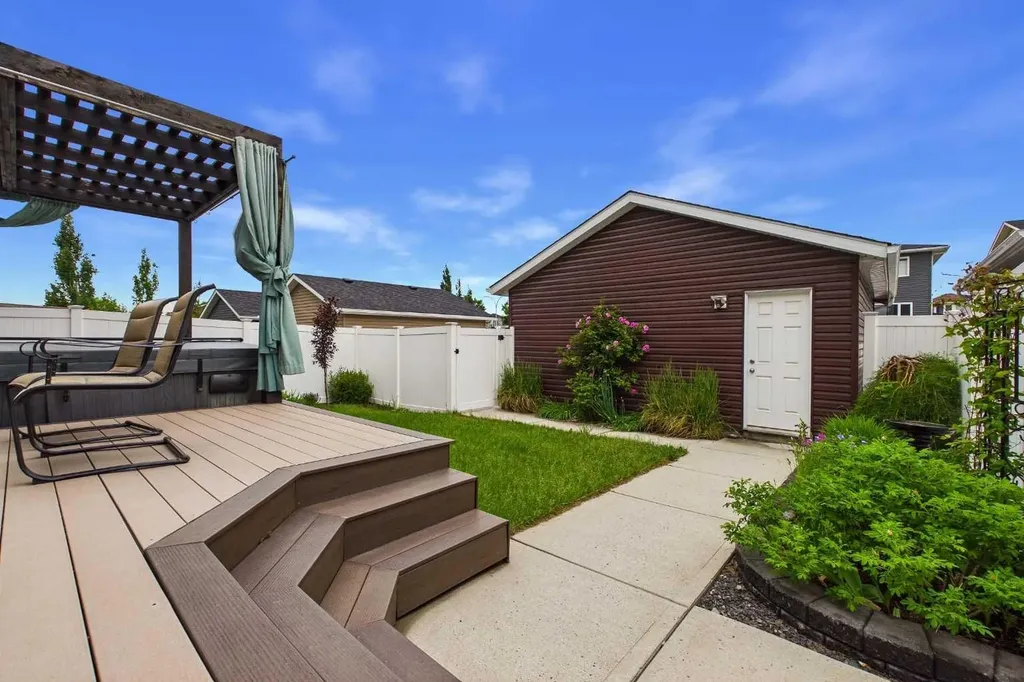 83 Redstone Gardens NE Calgary AB T3N 0J8