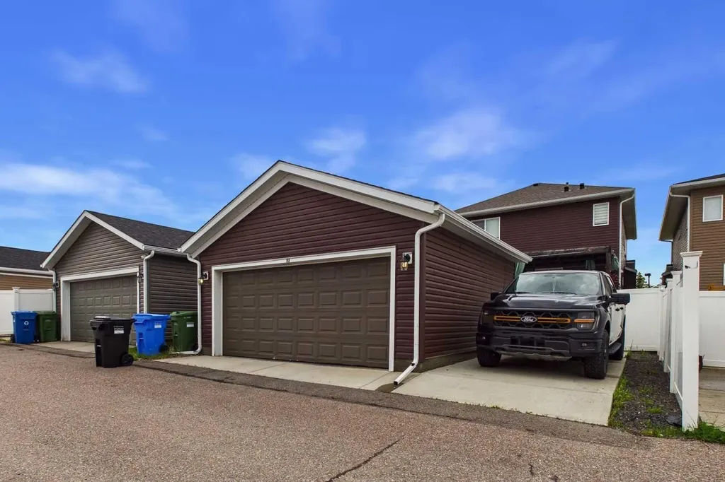 83 Redstone Gardens NE Calgary AB T3N 0J8