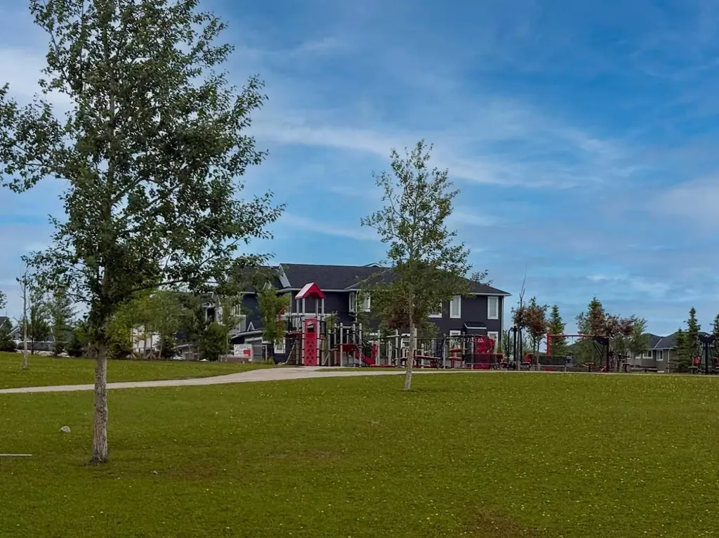 83 Redstone Gardens NE Calgary AB T3N 0J8