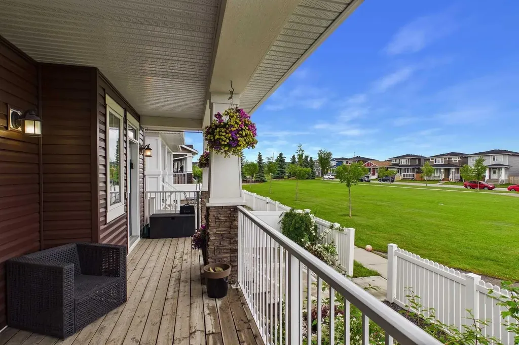 83 Redstone Gardens NE Calgary AB T3N 0J8
