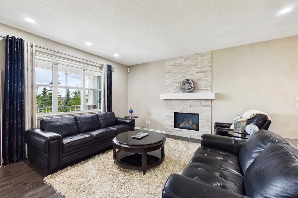 83 Redstone Gardens NE Calgary AB T3N 0J8