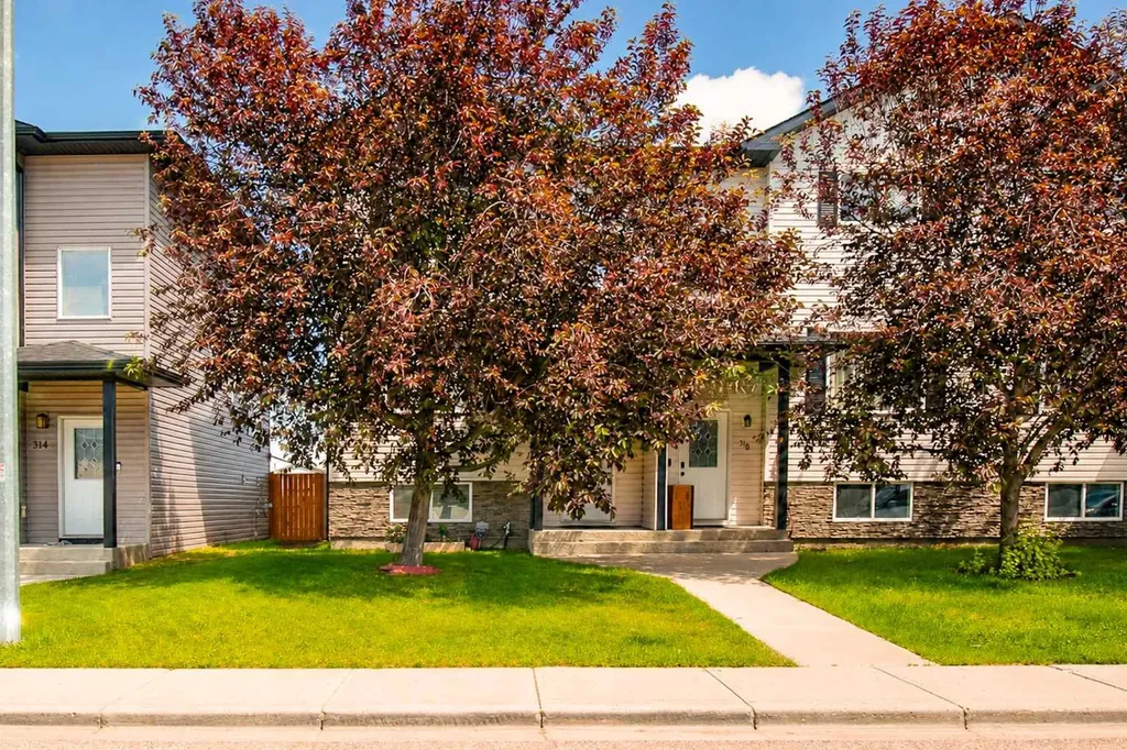 312 17 Street E Brooks AB T1R 1R2