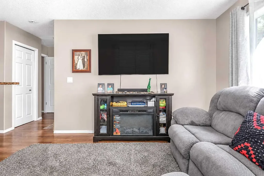 312 17 Street E Brooks AB T1R 1R2