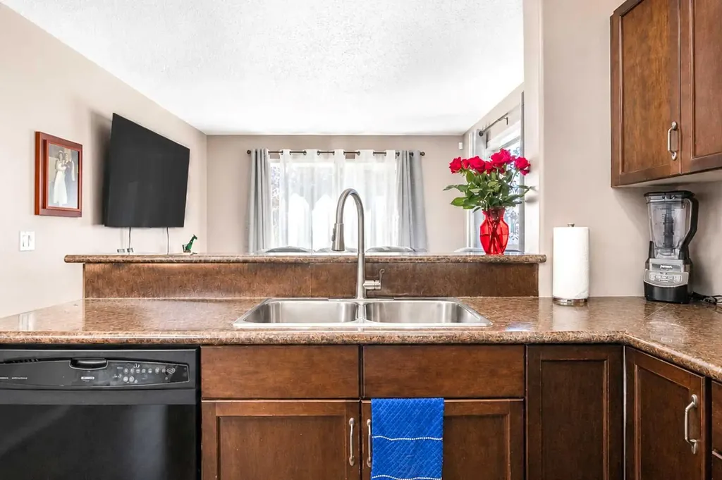 312 17 Street E Brooks AB T1R 1R2