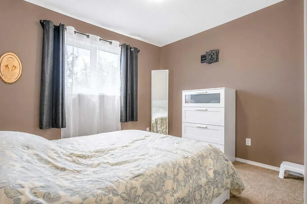 312 17 Street E Brooks AB T1R 1R2