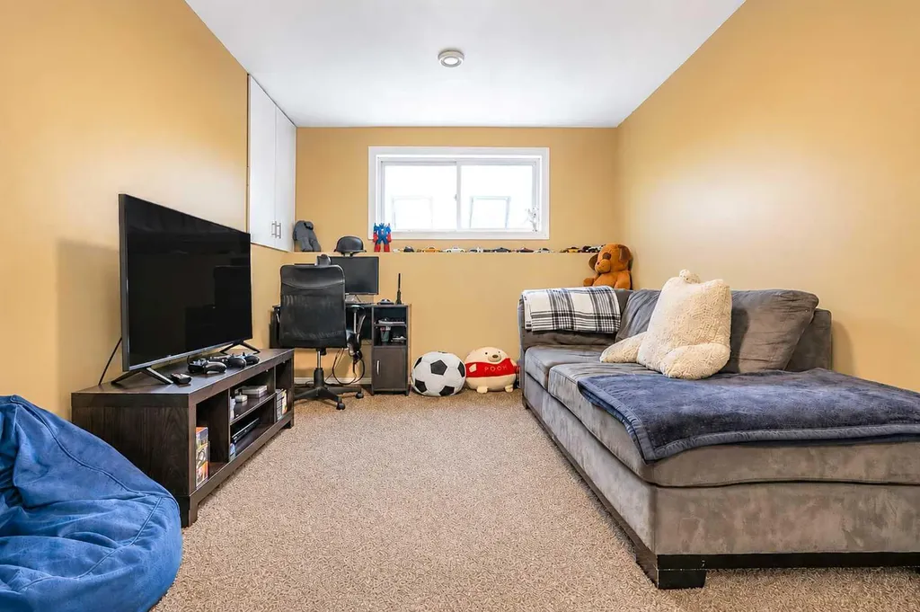 312 17 Street E Brooks AB T1R 1R2