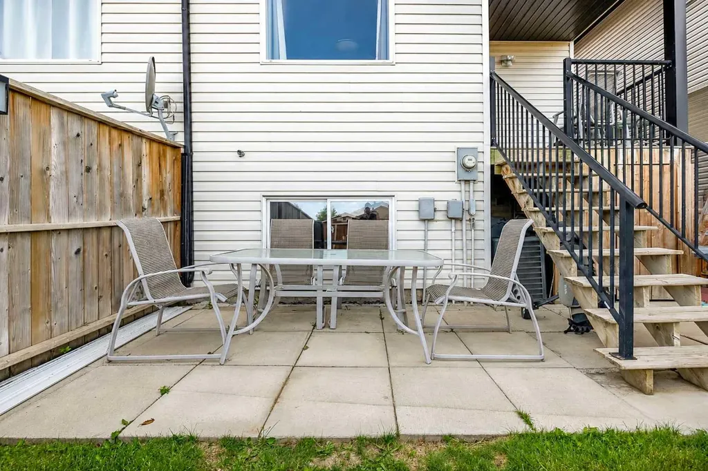 312 17 Street E Brooks AB T1R 1R2