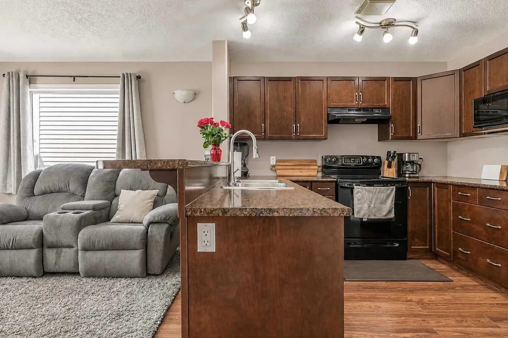 312 17 Street E Brooks AB T1R 1R2