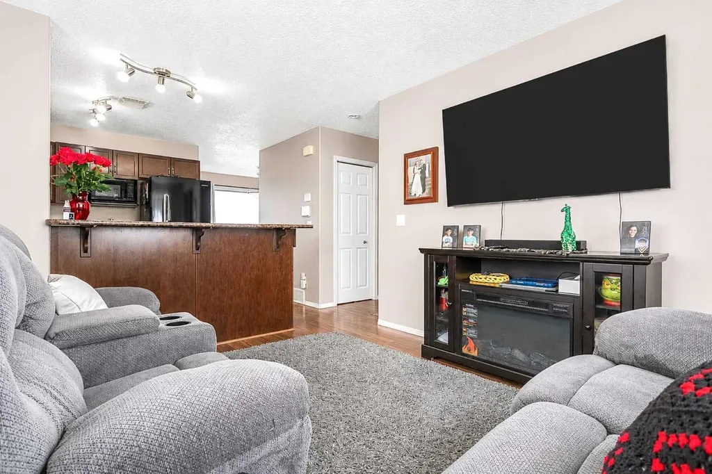312 17 Street E Brooks AB T1R 1R2