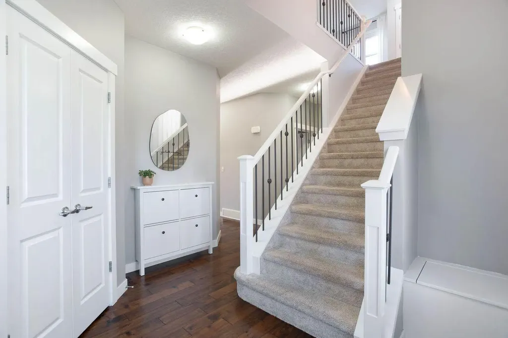 213 Kingsmere Cove SE Airdrie AB T4A 0S1