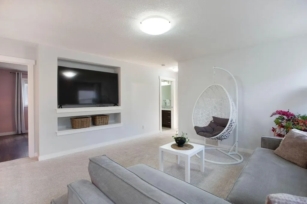 213 Kingsmere Cove SE Airdrie AB T4A 0S1