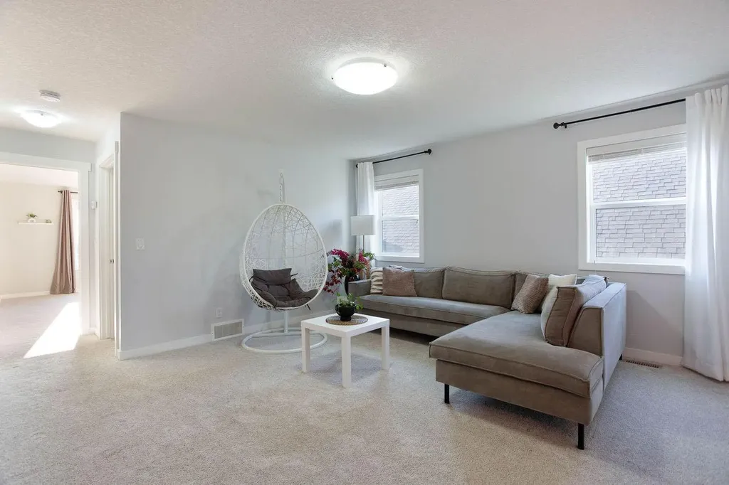 213 Kingsmere Cove SE Airdrie AB T4A 0S1