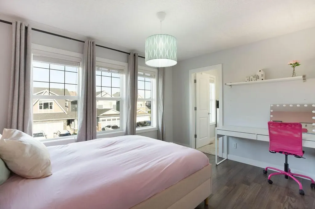 213 Kingsmere Cove SE Airdrie AB T4A 0S1