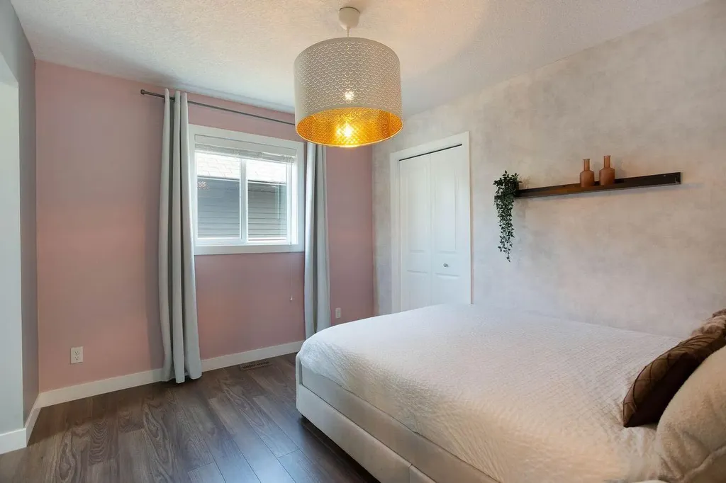 213 Kingsmere Cove SE Airdrie AB T4A 0S1