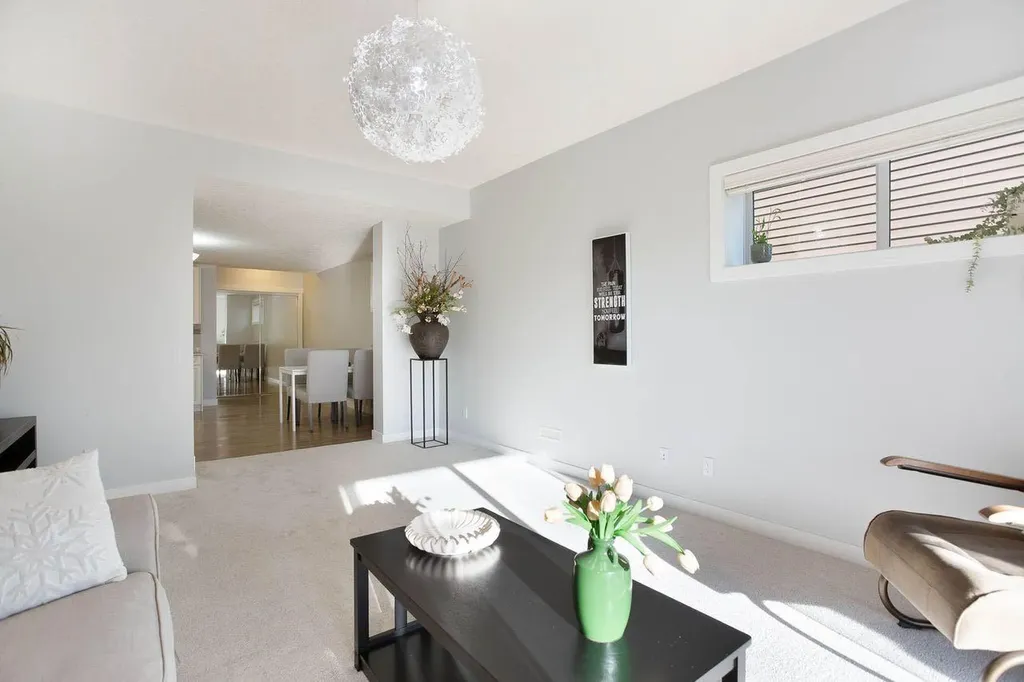 213 Kingsmere Cove SE Airdrie AB T4A 0S1