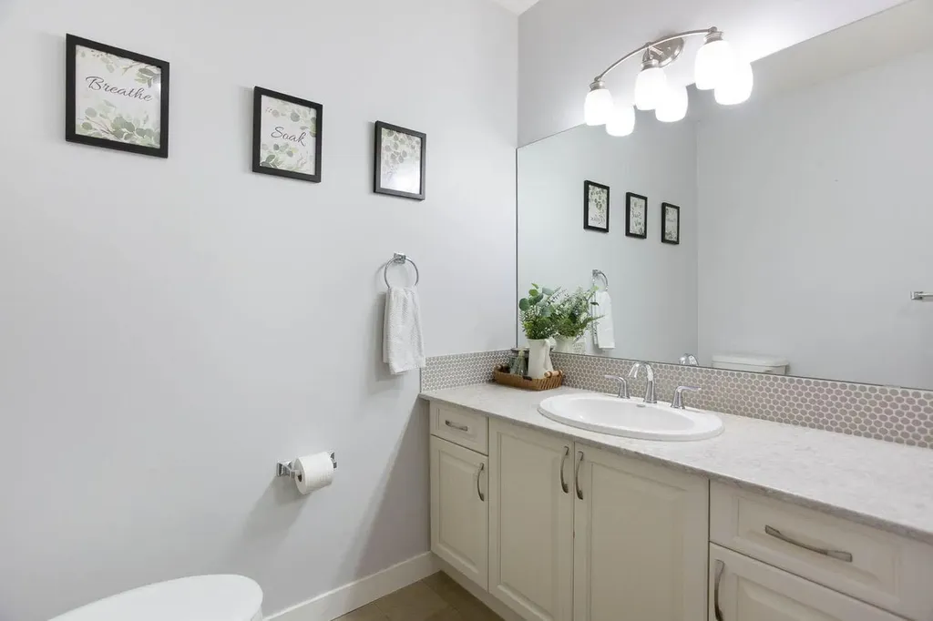 213 Kingsmere Cove SE Airdrie AB T4A 0S1