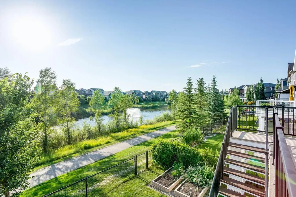 213 Kingsmere Cove SE Airdrie AB T4A 0S1