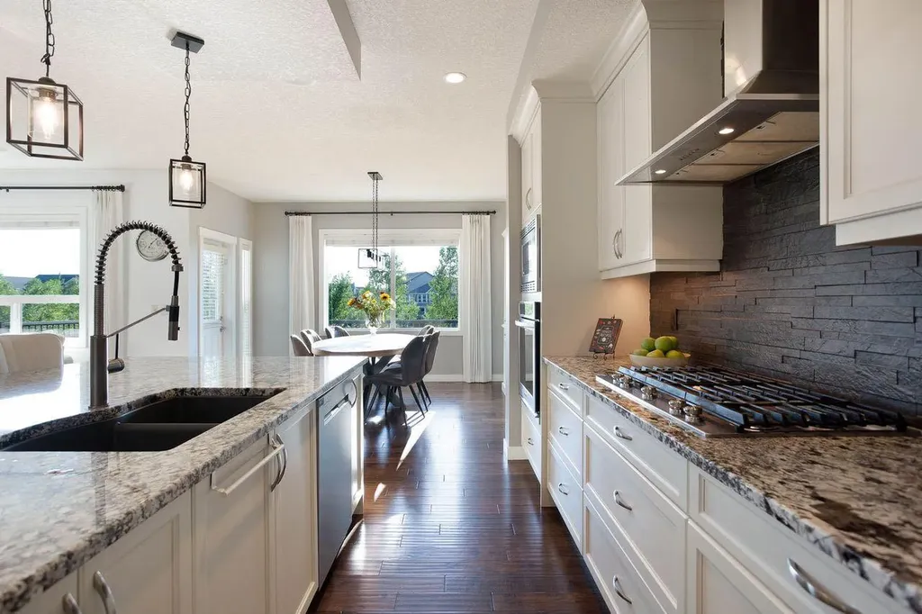 213 Kingsmere Cove SE Airdrie AB T4A 0S1