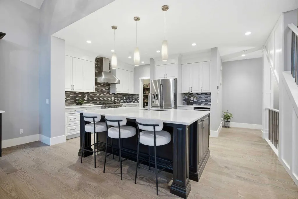 201 Stonemere Bay Chestermere AB T1X 0S1