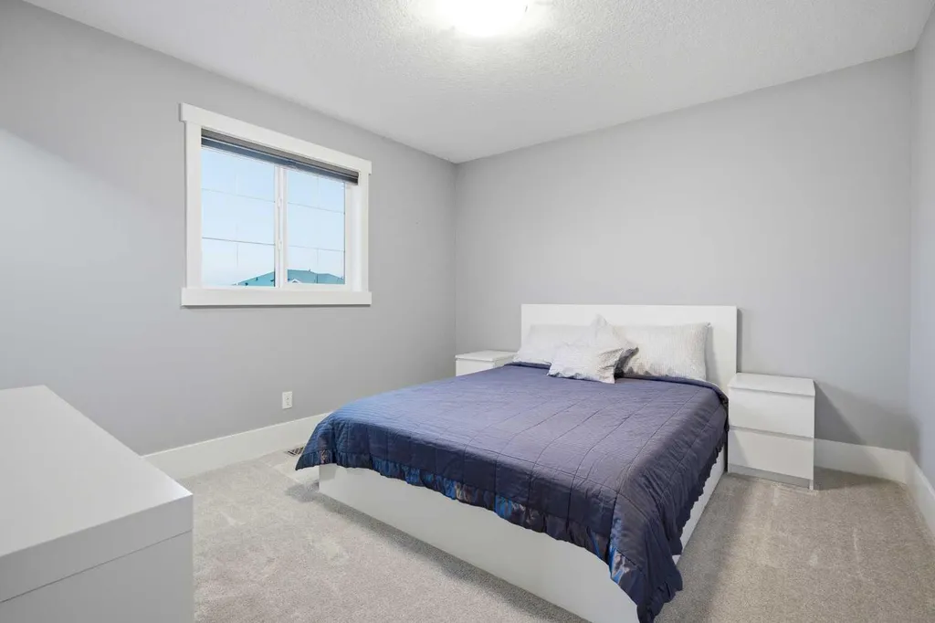 201 Stonemere Bay Chestermere AB T1X 0S1