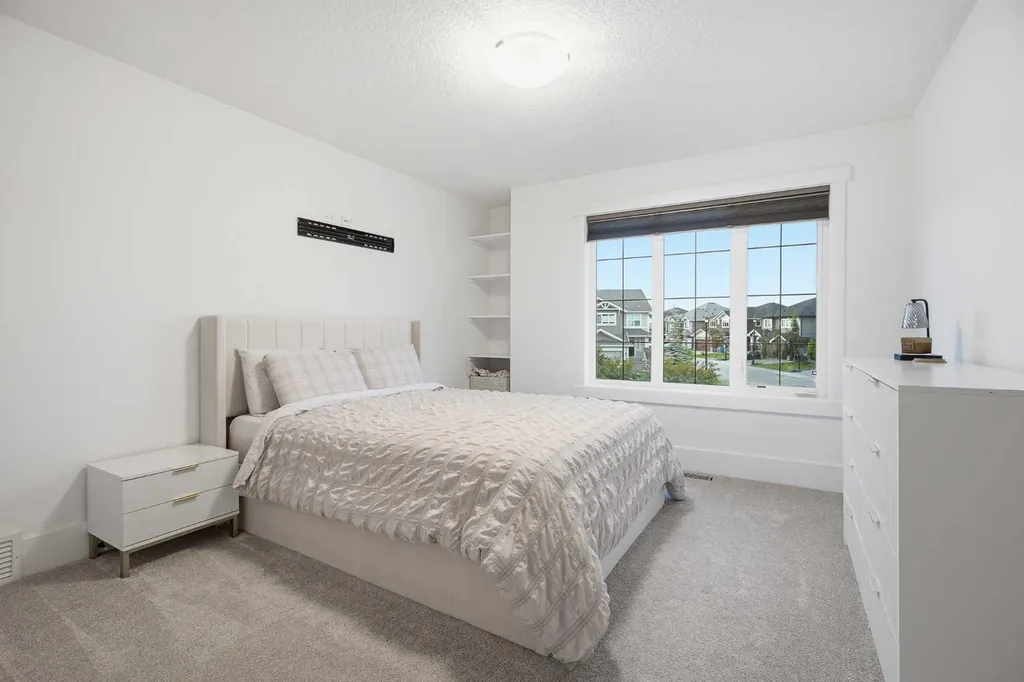 201 Stonemere Bay Chestermere AB T1X 0S1