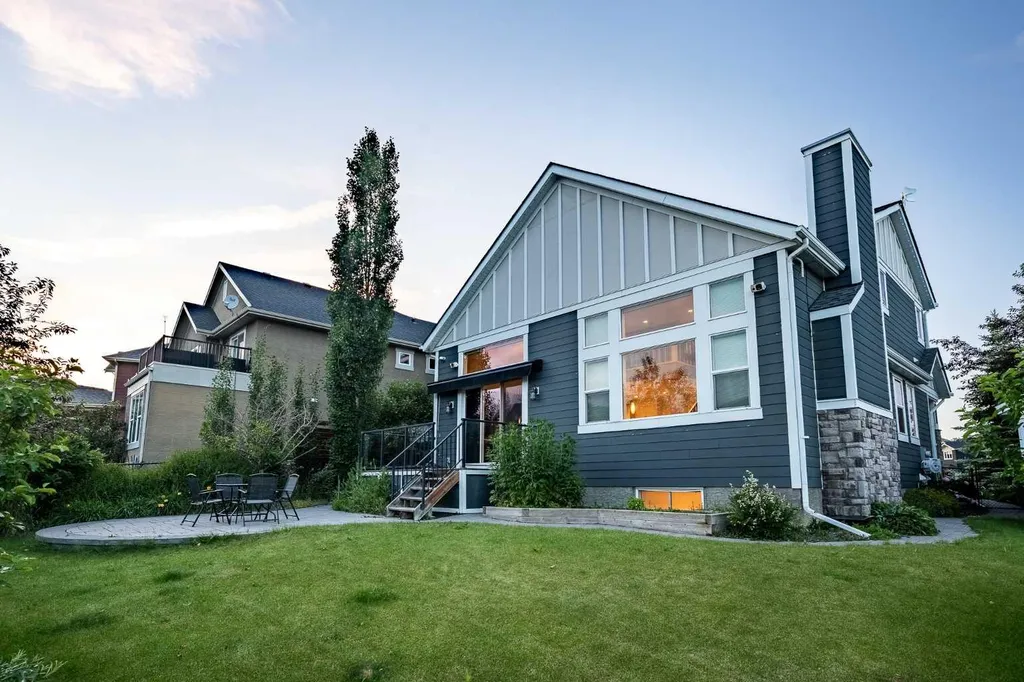 201 Stonemere Bay Chestermere AB T1X 0S1