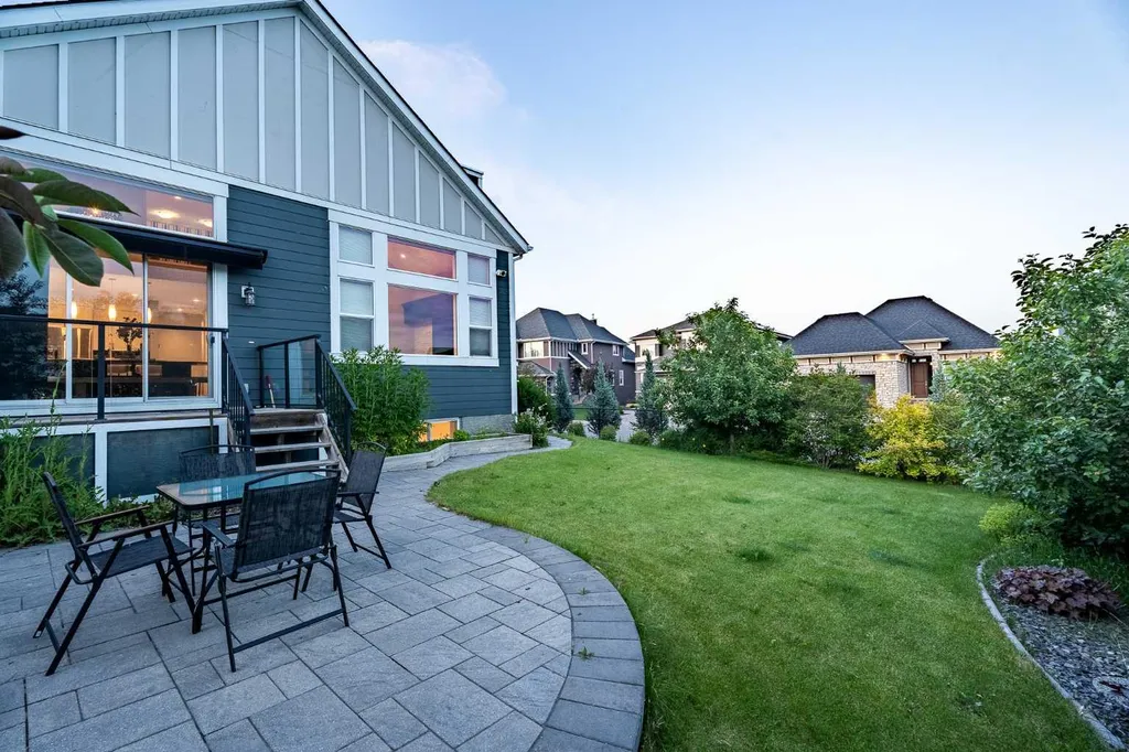 201 Stonemere Bay Chestermere AB T1X 0S1