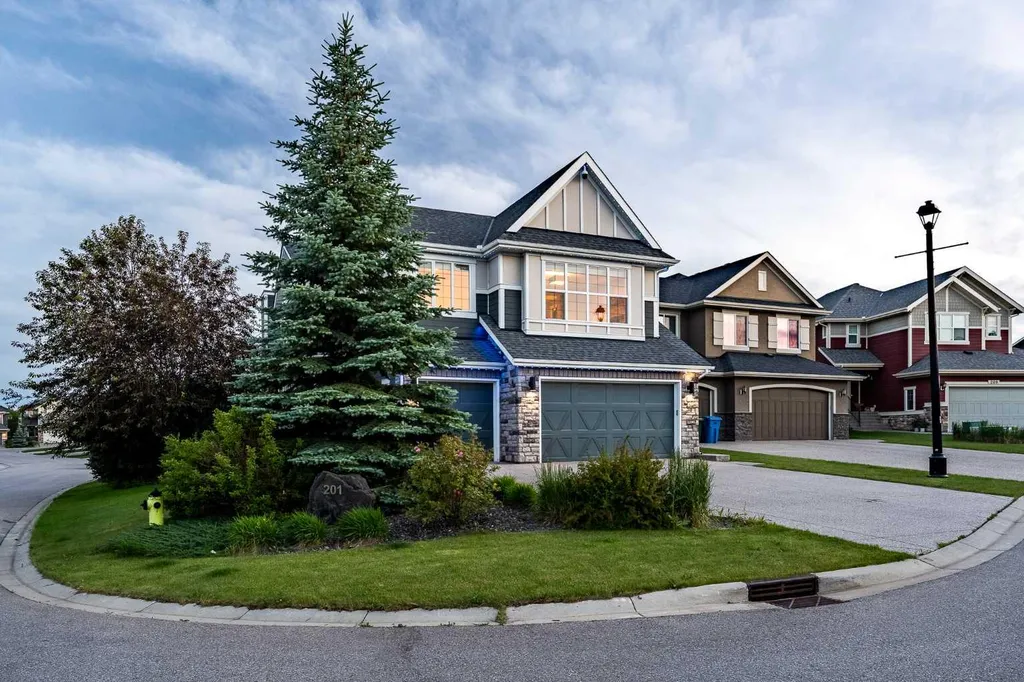 201 Stonemere Bay Chestermere AB T1X 0S1