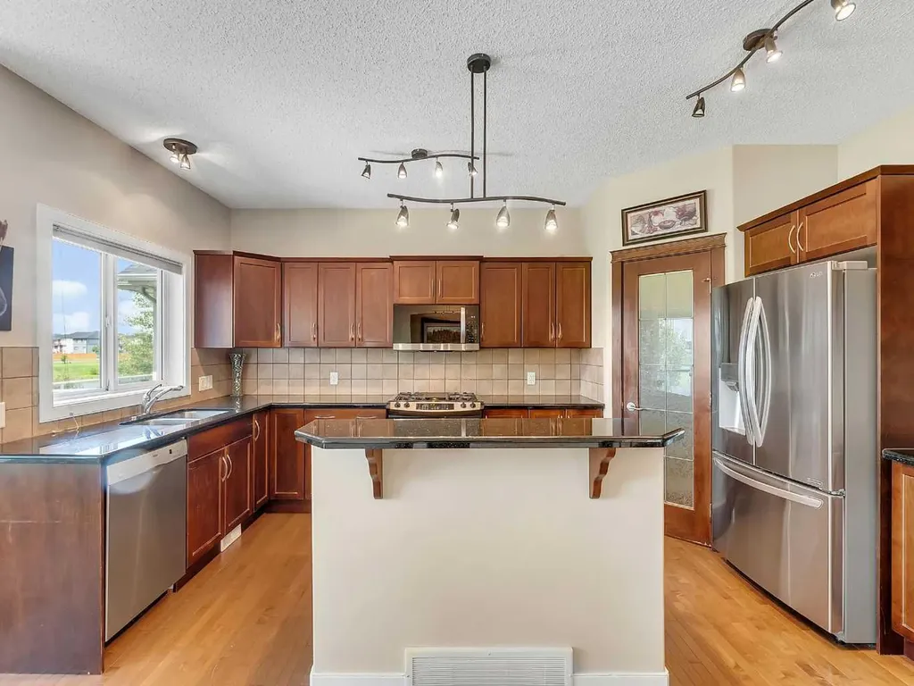 212 Springmere Road Chestermere AB T1X 1R3
