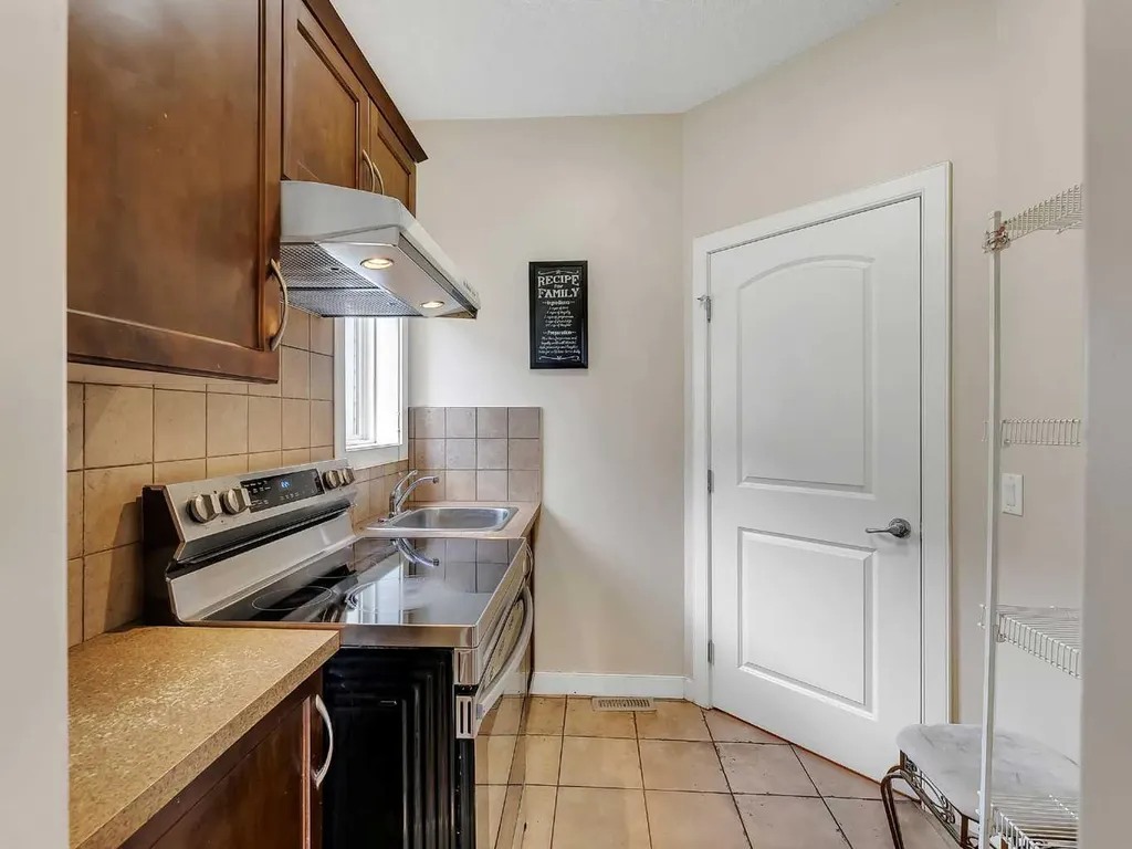 212 Springmere Road Chestermere AB T1X 1R3