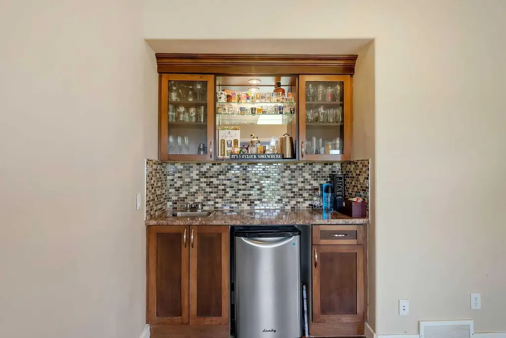 212 Springmere Road Chestermere AB T1X 1R3