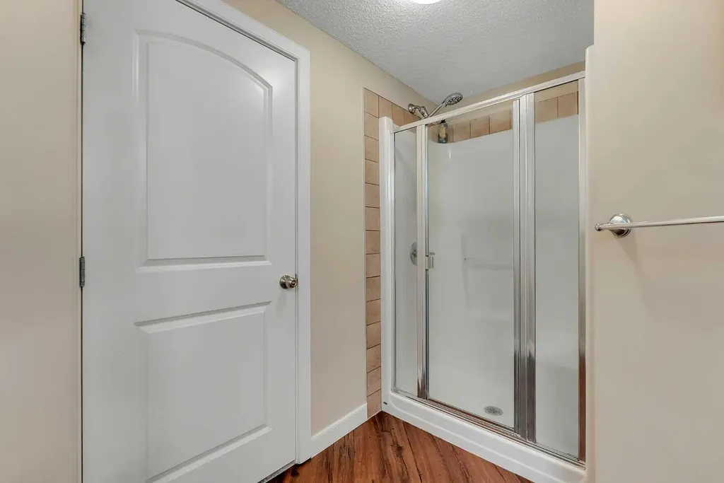 212 Springmere Road Chestermere AB T1X 1R3