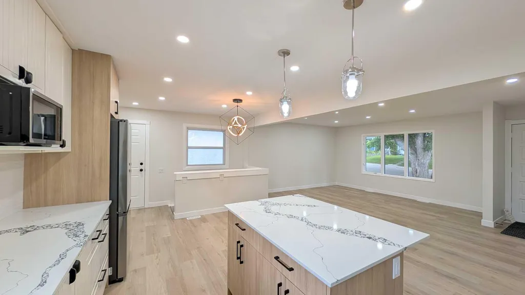 44 Fairview Crescent SE Calgary AB T2H 0Z6