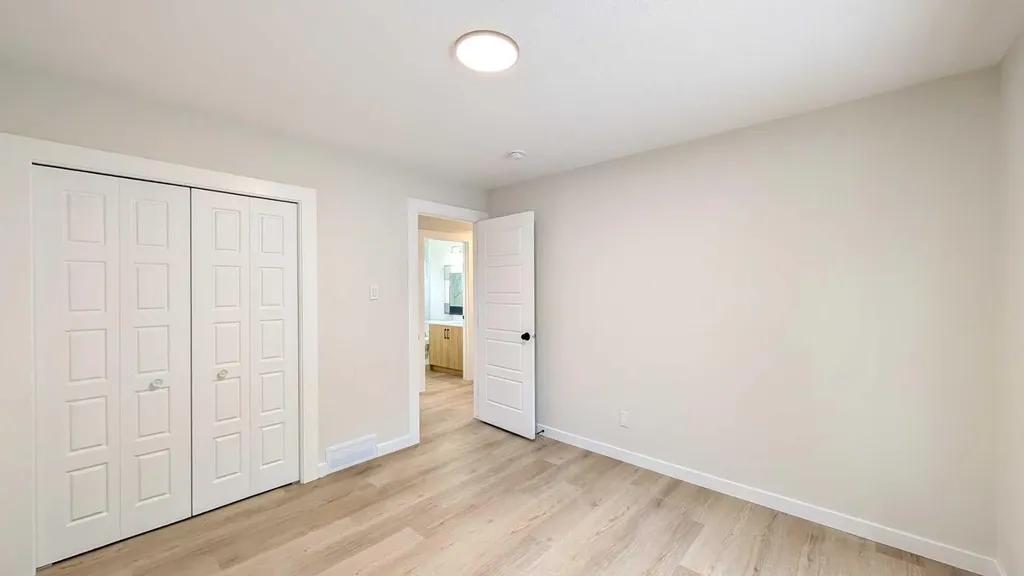 44 Fairview Crescent SE Calgary AB T2H 0Z6