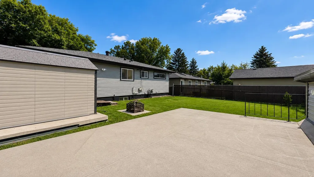 44 Fairview Crescent SE Calgary AB T2H 0Z6