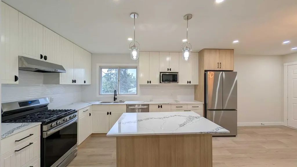 44 Fairview Crescent SE Calgary AB T2H 0Z6