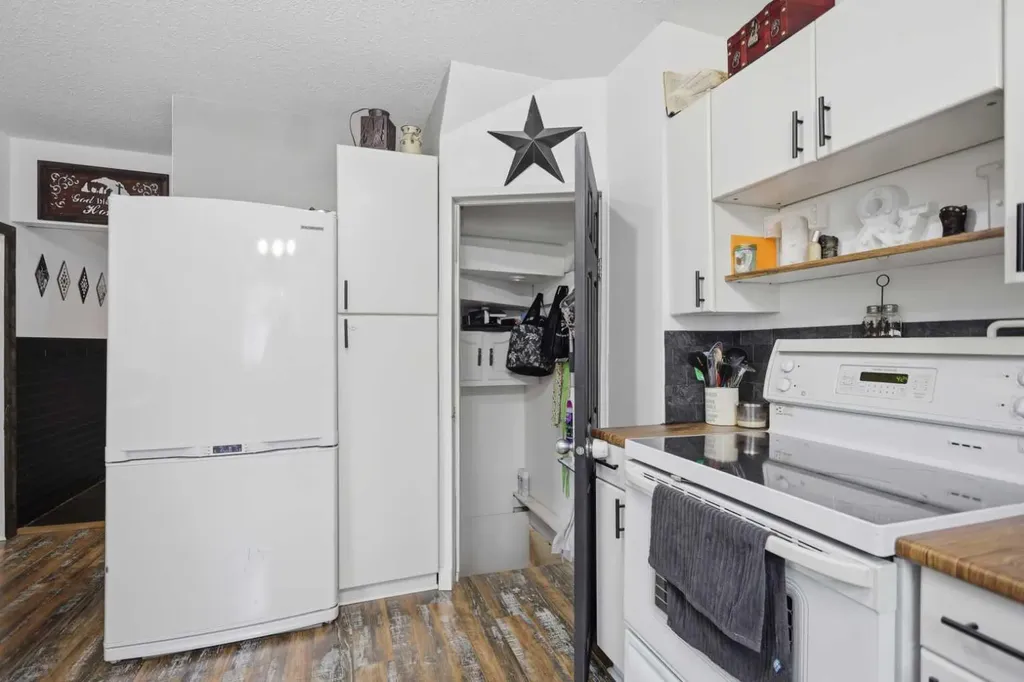 2525 Township Road 382 Rural Red Deer County AB T0M 0X0