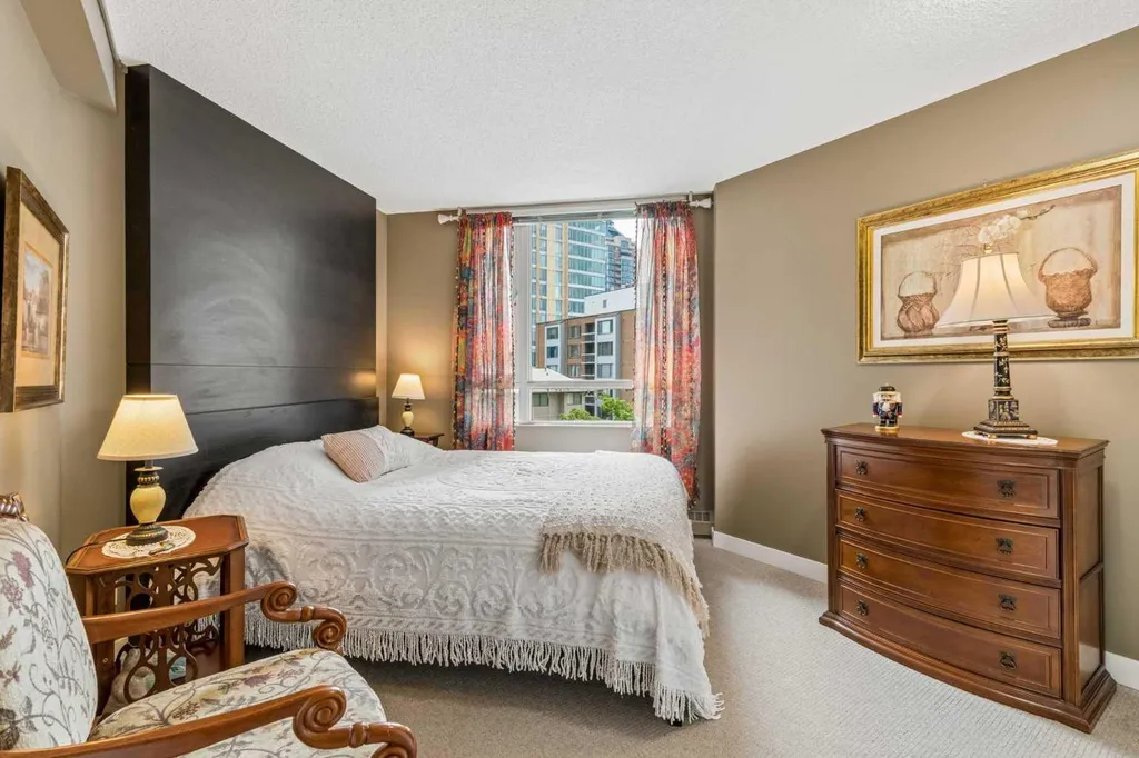 804 3 Avenue SW Calgary AB T2P 0G9