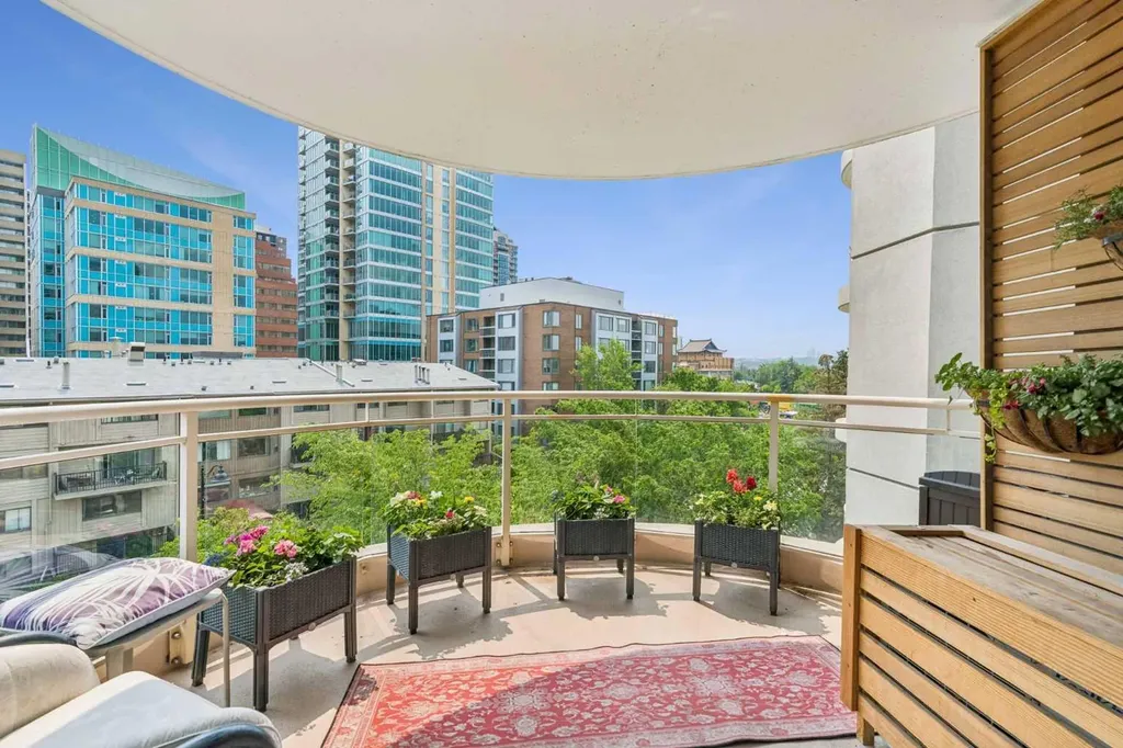 804 3 Avenue SW Calgary AB T2P 0G9