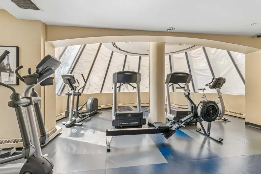 804 3 Avenue SW Calgary AB T2P 0G9